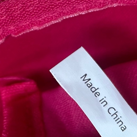 Velvet Makeup Bag 💖 - Picture 8 of 11